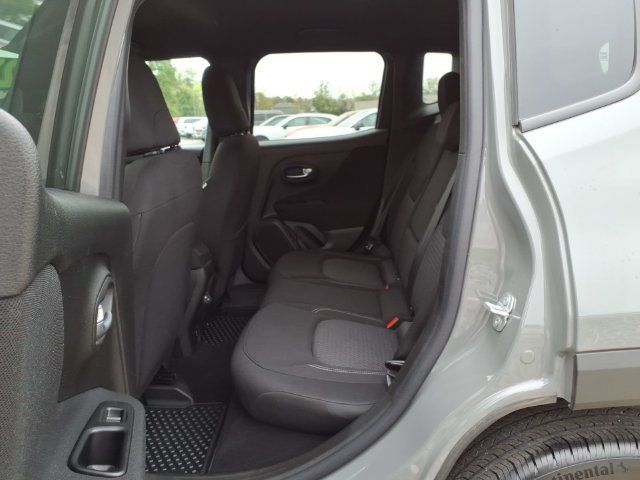 Used 2021 Jeep Renegade Latitude AWD/4WD image 29