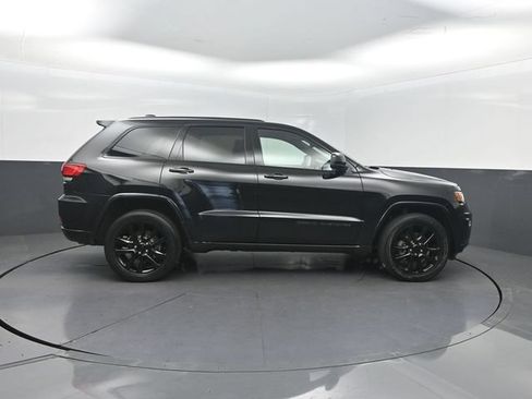 Used 2019 Jeep Grand Cherokee Altitude RWD image 25