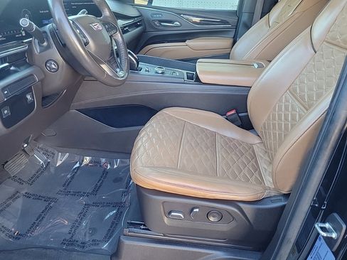 Used 2022 Cadillac Escalade ESV Premium Luxury image 12