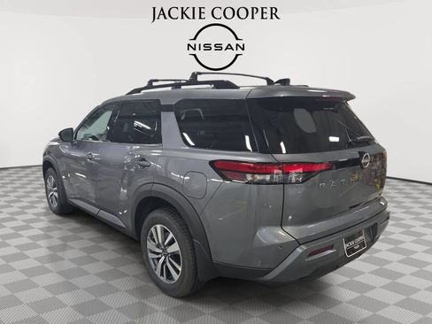 New 2026 Nissan Pathfinder SL FWD image 7