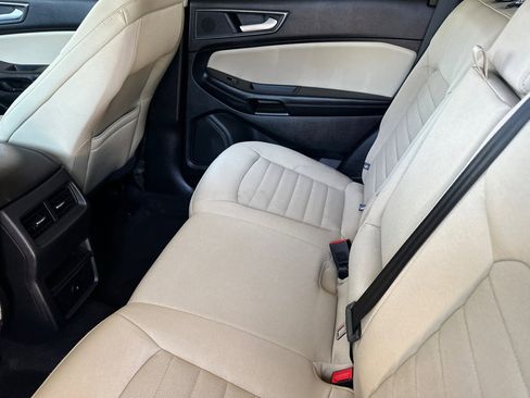 Used 2024 Ford Edge SE image 12