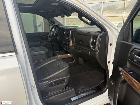 Used 2019 Chevrolet Silverado 1500 High Country w/ Technology Package AWD/4WD image 22