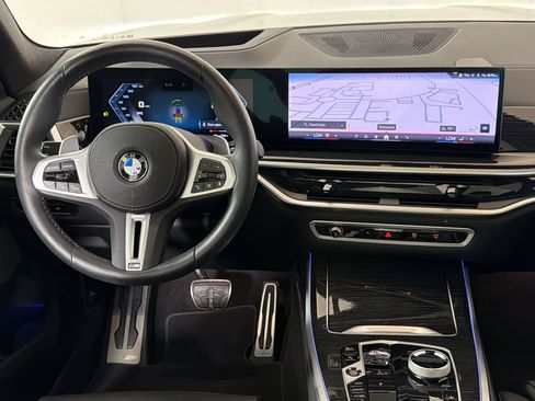Used 2025 BMW X7 M60i AWD/4WD image 19
