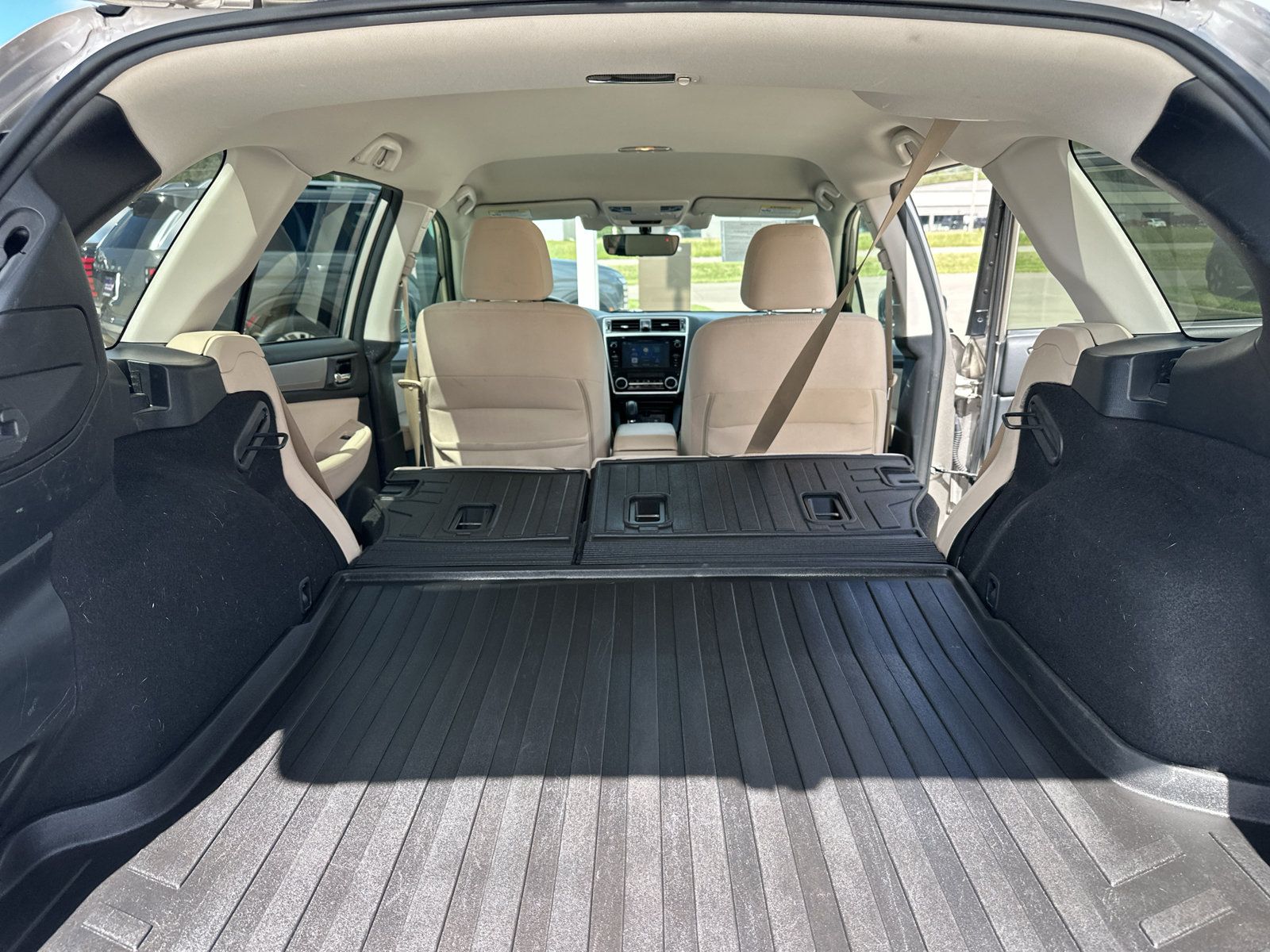 Used 2018 Subaru Outback 2.5i Premium AWD/4WD image 36