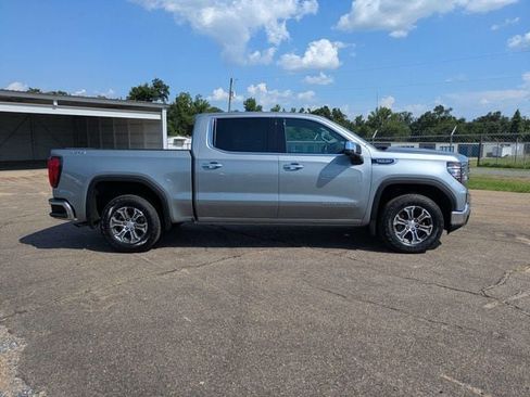 Used 2025 GMC Sierra 1500 SLT AWD/4WD image 3