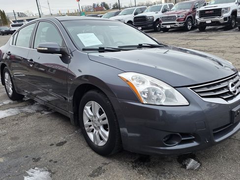 Used 2010 Nissan Altima 2.5 SL w/ SL Pkg image 3