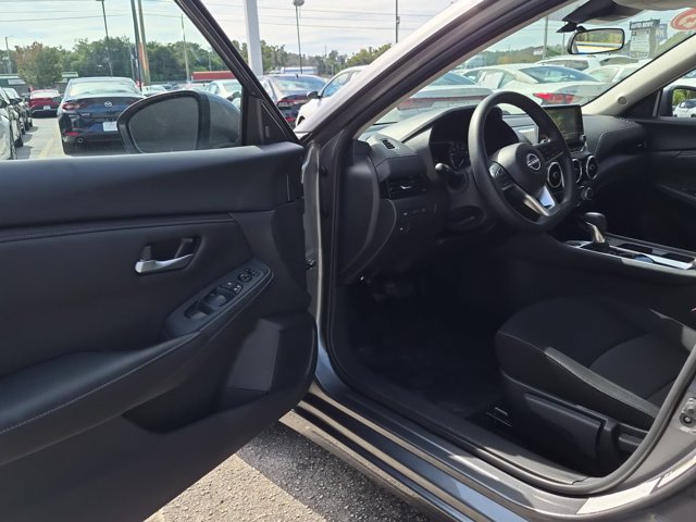 Used 2025 Nissan Sentra SV FWD image 11