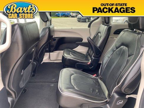 Used 2022 Chrysler Pacifica Limited FWD image 21