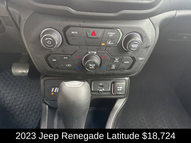 Used 2023 Jeep Renegade Latitude AWD/4WD image 18