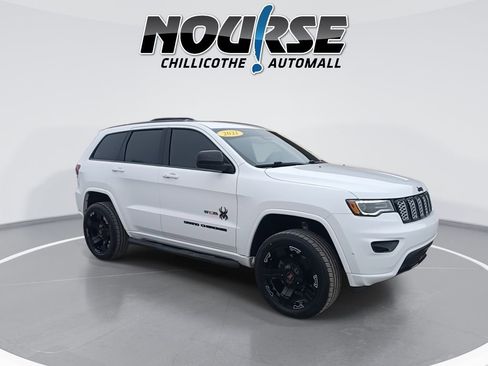 Used 2021 Jeep Grand Cherokee Laredo X image 2