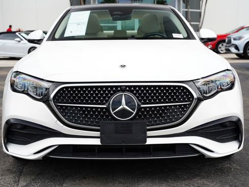 Used 2025 Mercedes-Benz E 350 4MATIC Sedan image 2