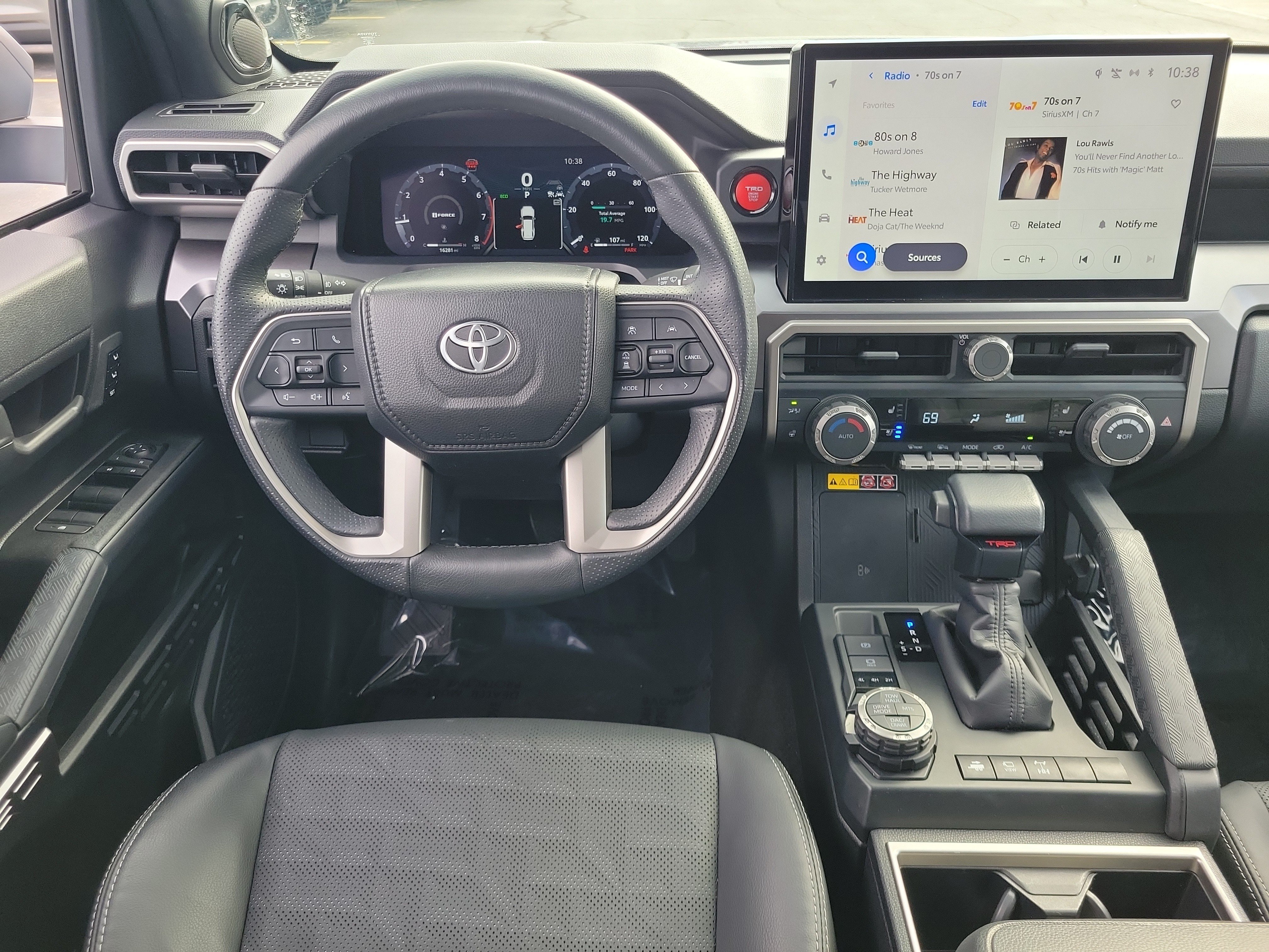 Used 2025 Toyota 4Runner TRD Off-Road Premium w/ Tow Technology Package AWD/4WD image 10