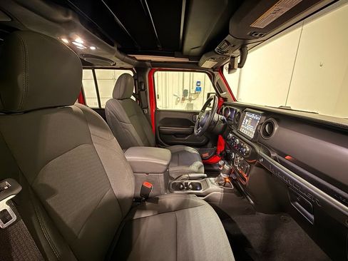 Used 2021 Jeep Wrangler Unlimited Sport w/ Sun And Sound Package AWD/4WD image 31