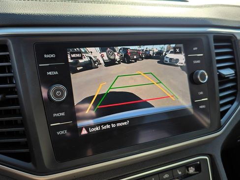 Used 2021 Volkswagen Atlas SE image 38