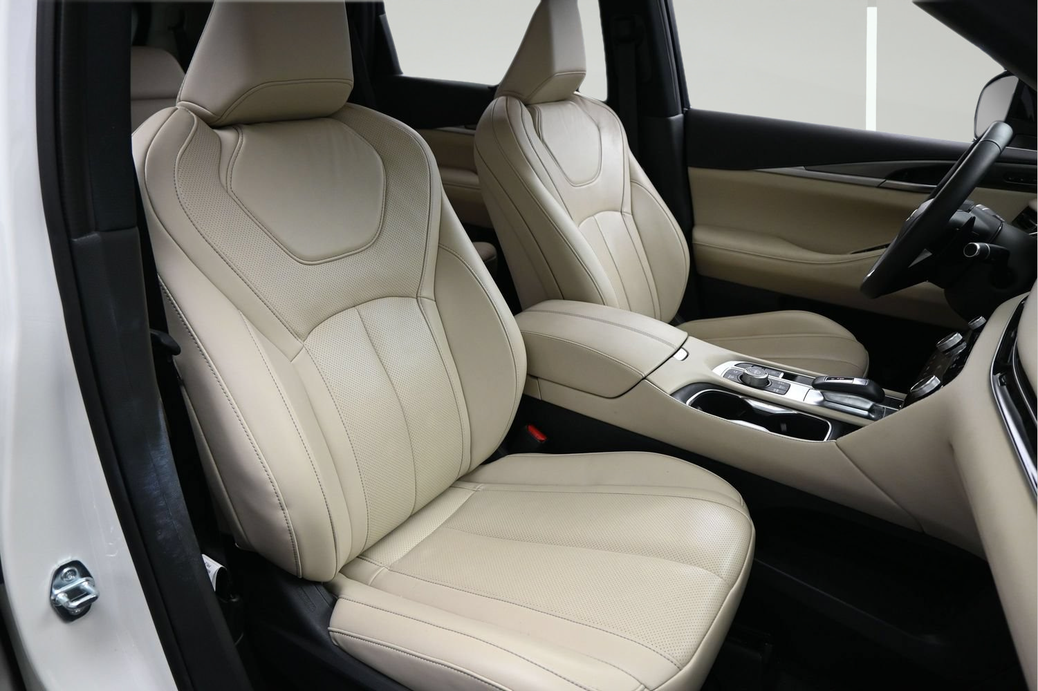 Used 2025 INFINITI QX60 Luxe FWD image 14