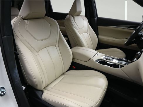 Used 2025 INFINITI QX60 Luxe FWD image 14