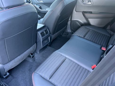 Used 2025 Nissan Rogue SV image 14