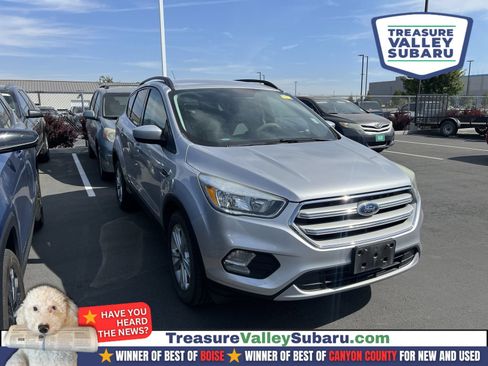 Used 2018 Ford Escape SE FWD image 1