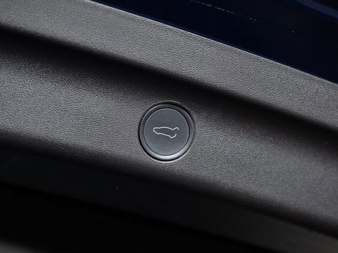 Used 2021 Tesla Model Y Long Range image 21