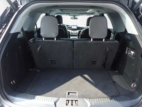 Used 2023 Ford Explorer XLT w/ Equipment Group 202A image 34