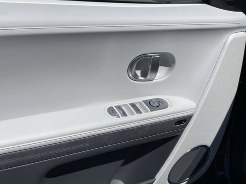 Certified 2024 Hyundai Ioniq 5 Limited AWD/4WD image 18
