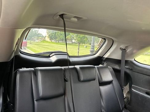 Used 2019 Toyota Highlander XLE AWD/4WD image 18