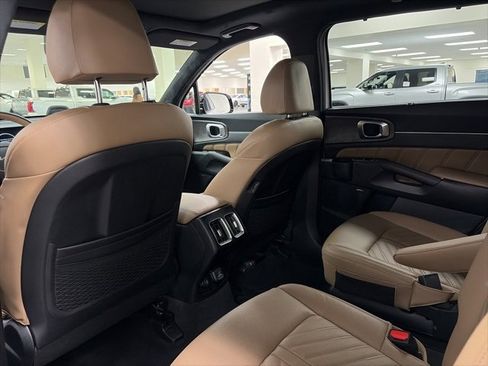Used 2024 Kia Sorento SX Prestige w/ Olive Brown Leather Package image 13