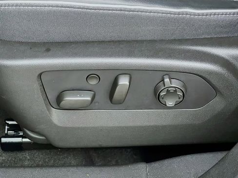 Used 2022 Buick Envision Avenir w/ Technology Package II image 11