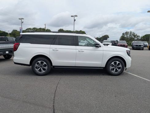 Used 2027 Ford Expedition Max Active RWD image 2