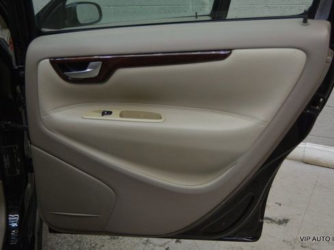 Used 2007 Volvo V70 2.4 FWD image 11