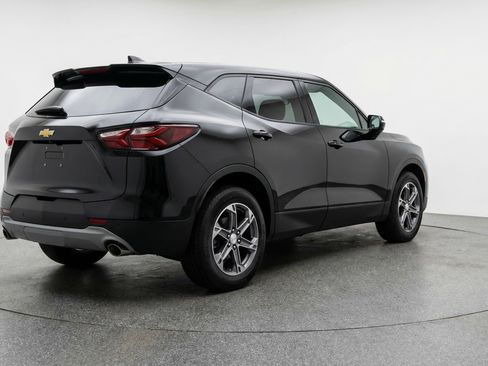 Used 2025 Chevrolet Blazer LT image 9
