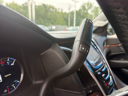 Certified 2019 Cadillac Escalade Premium Luxury AWD/4WD image 24