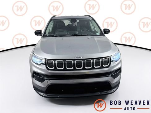 Used 2022 Jeep Compass Latitude w/ Convenience Group AWD/4WD image 2