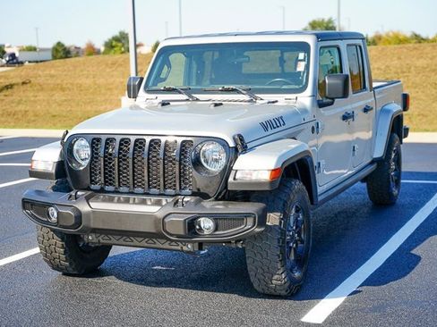 Used 2022 Jeep Gladiator Willys image 4