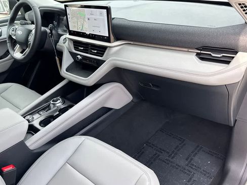 New 2026 Ford Explorer Active w/ Active Comfort Package image 13