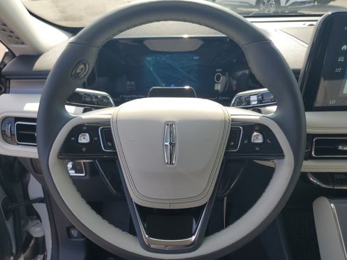 New 2027 Lincoln Aviator AWD image 15
