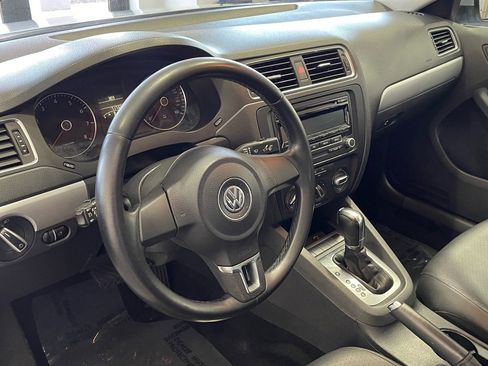 Used 2013 Volkswagen Jetta SE image 24