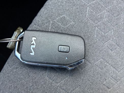 Used 2025 Kia Seltos S image 25