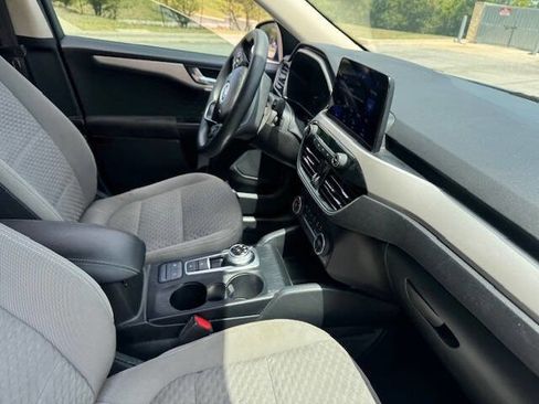 Used 2020 Ford Escape SE image 26