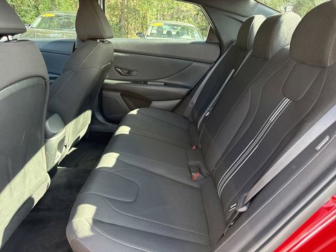 Certified 2025 Hyundai Elantra Sport image 13