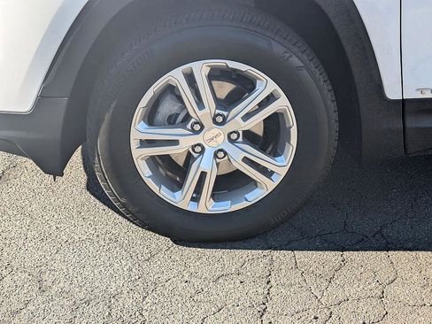 Used 2024 GMC Terrain SLE image 10