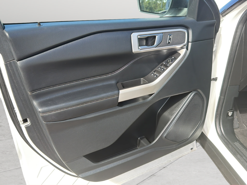 Used 2023 Ford Explorer XLT RWD image 19