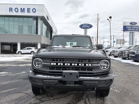 Used 2025 Ford Bronco 4-Door image 2