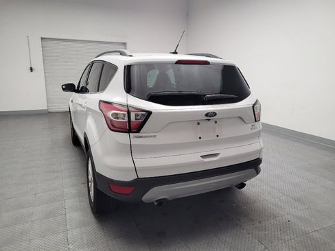 Used 2018 Ford Escape SE FWD image 6