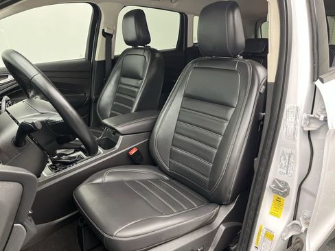 Used 2019 Ford Escape SEL image 9
