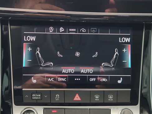 Used 2022 Audi Q7 3.0T Premium AWD/4WD image 18