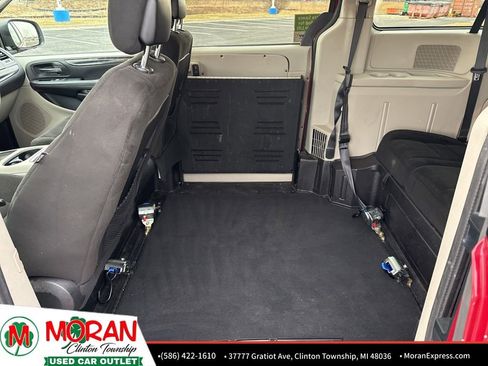 Used 2015 Dodge Grand Caravan SXT image 29