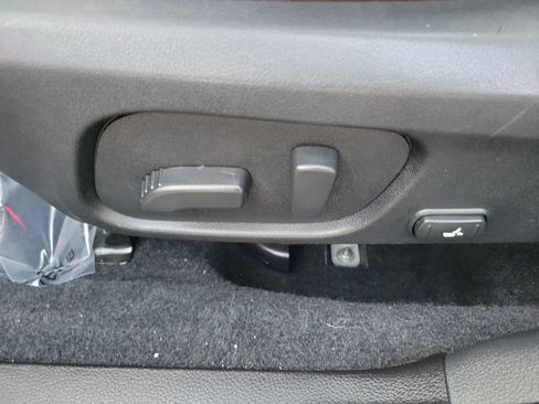 Used 2017 Subaru Forester 2.5i Touring image 18