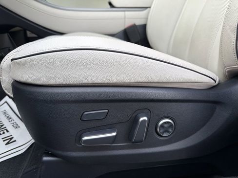 Used 2024 Hyundai Palisade Limited image 14