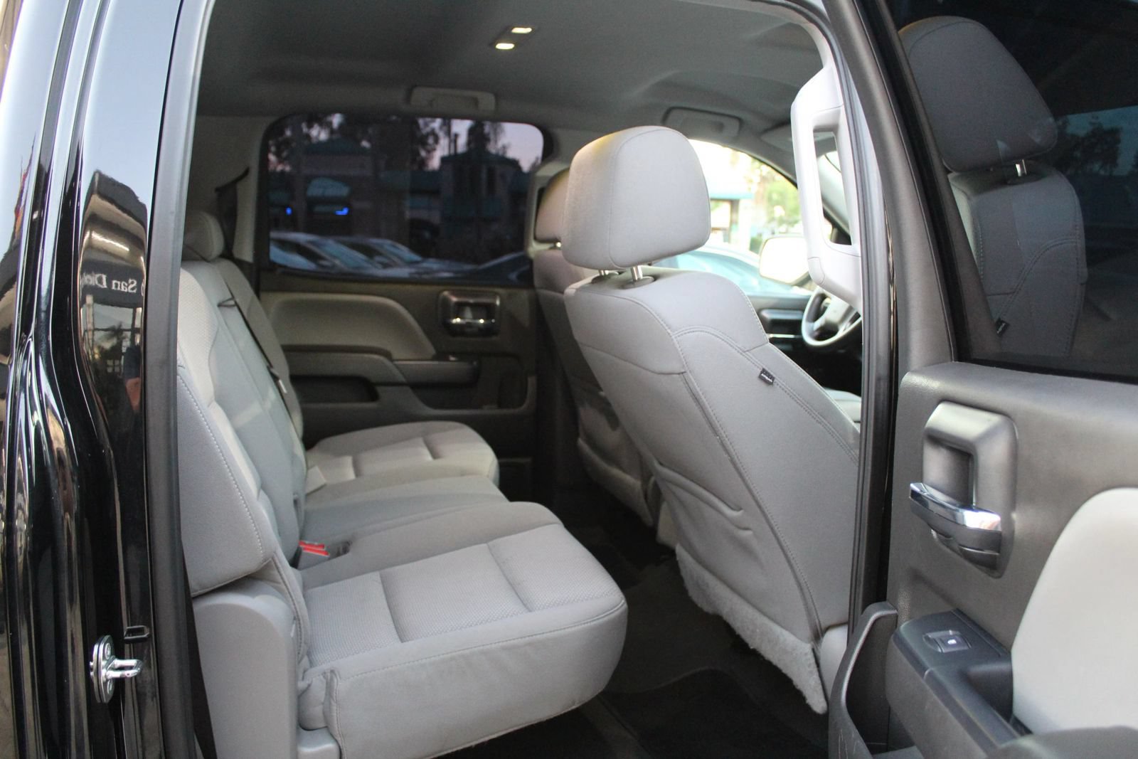 Used 2018 Chevrolet Silverado 1500 Custom w/ Custom Value Package RWD image 11